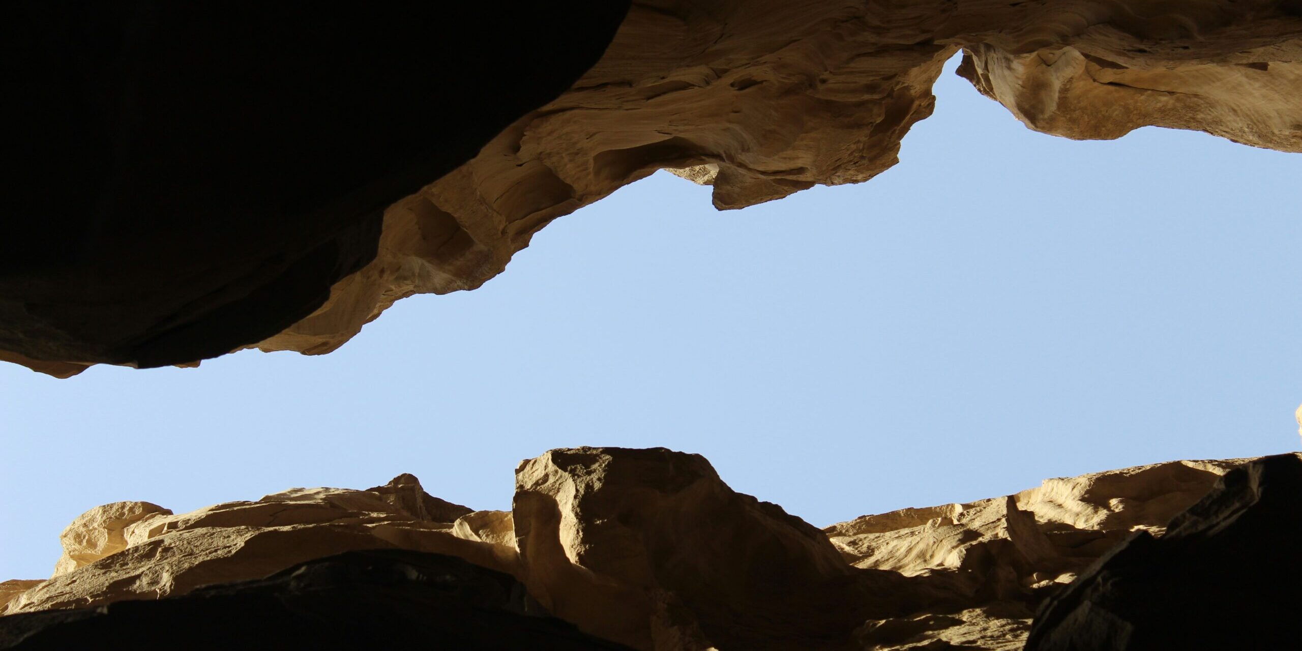 farnoosh-abdollahi-vIkABUsLEDY-unsplash